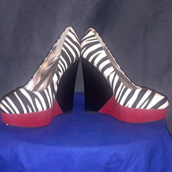 TRI- COLOR WEDGE - Picture 1 of 6